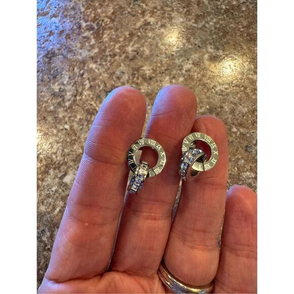 Woman’s brand new Roman numerals hoop earrings - Picture 1 of 3